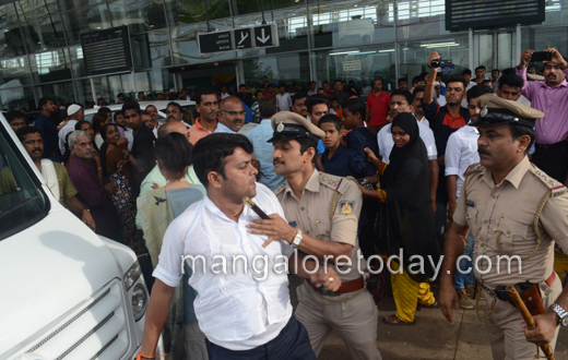Eggs thrown at Ramya